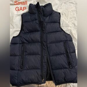 Gap puffer vest
